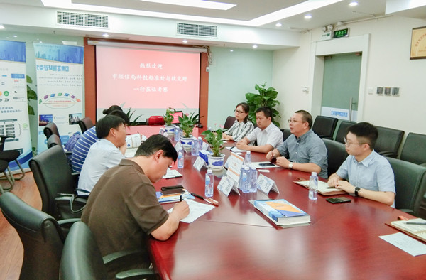 北京市经信局科技标准处调研员梁化君一行调研知乎科技